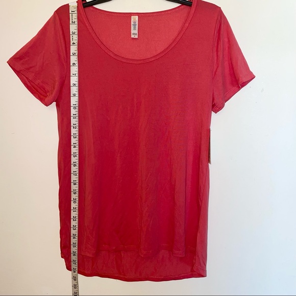 Lularoe Classic T Size: Medium High Low Short Sleeve T-Shirt (NEW WITH TAGS) - Picture 3 of 8